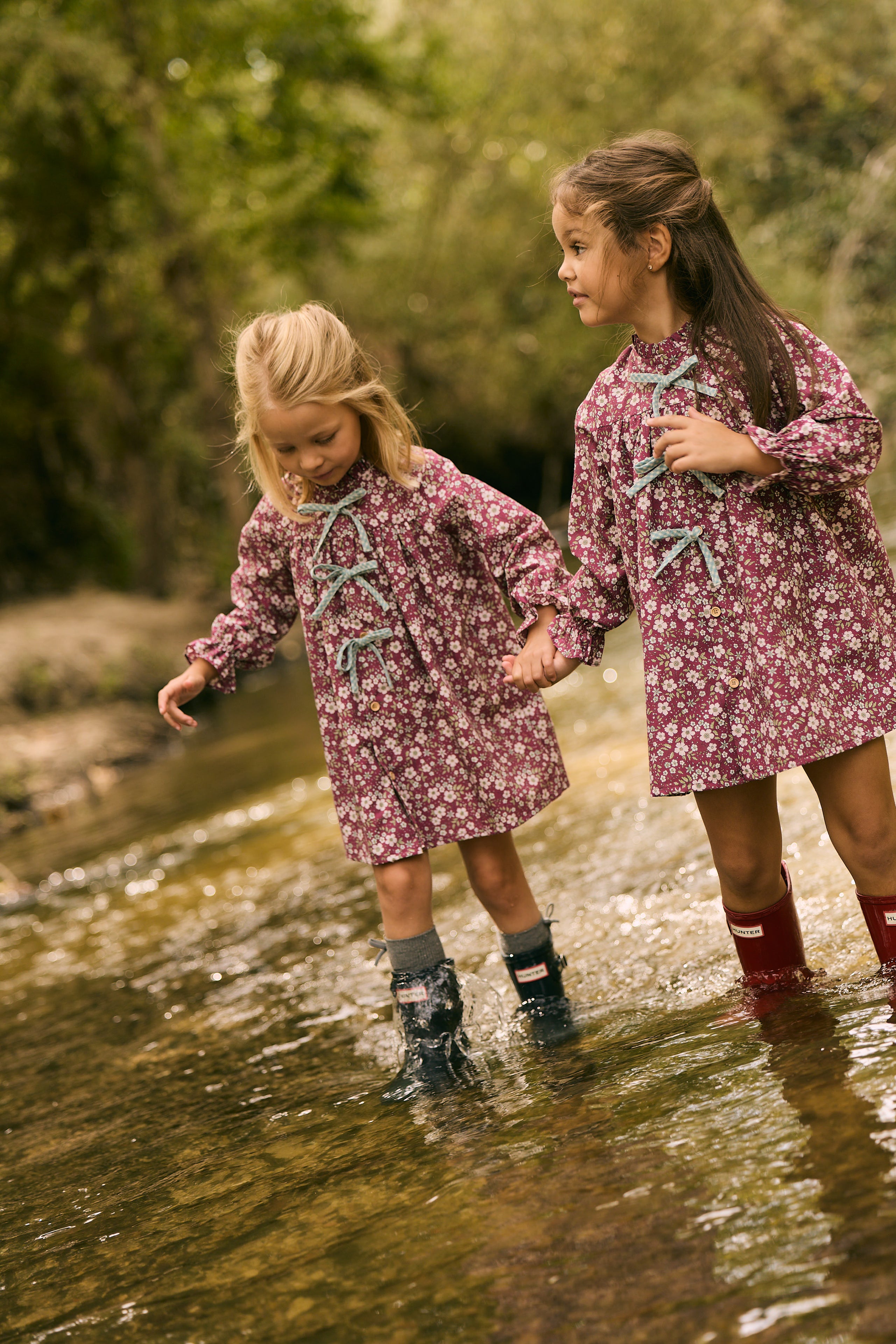Vestido borgoña lazos