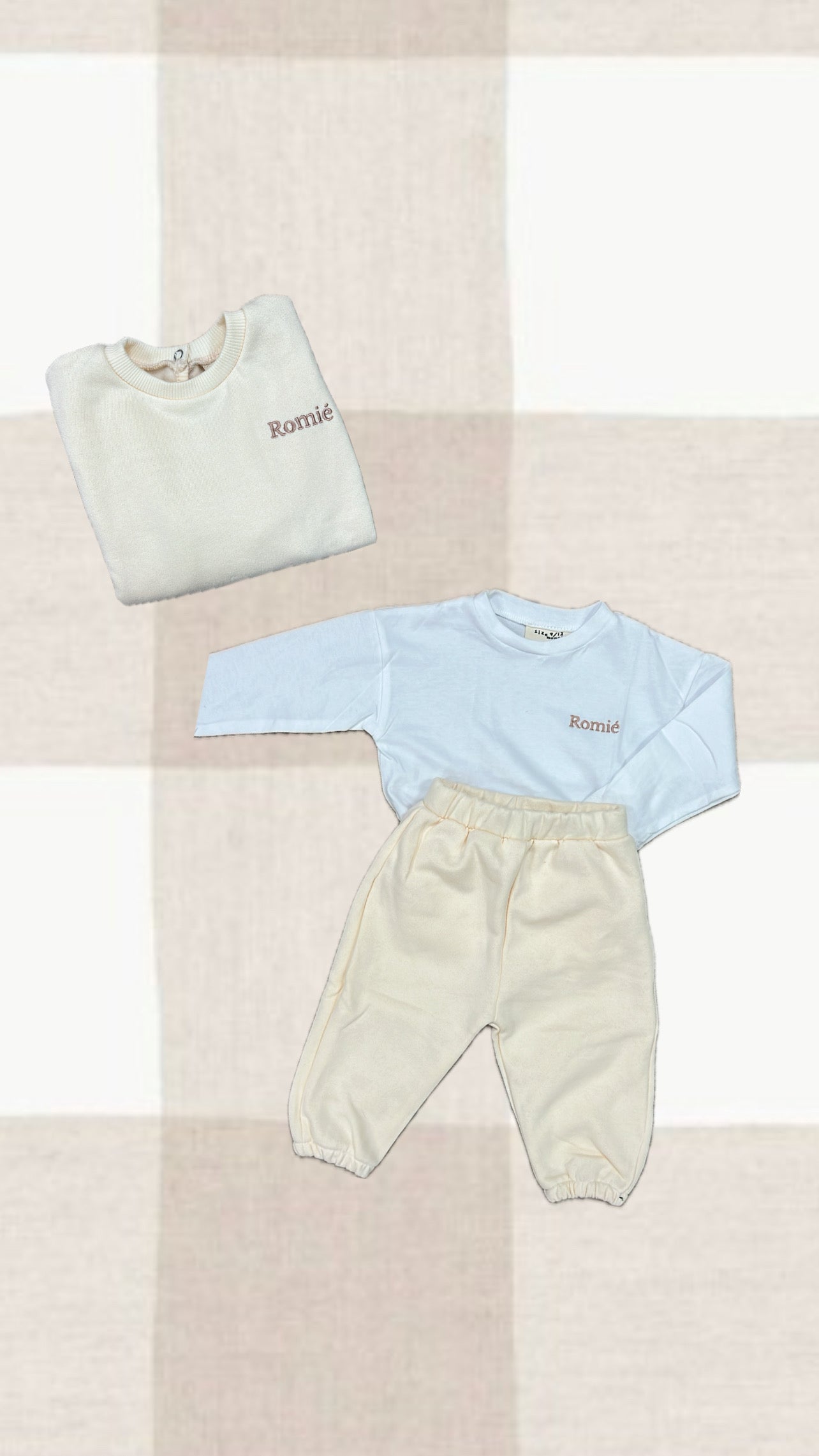 Chándal Romié crema