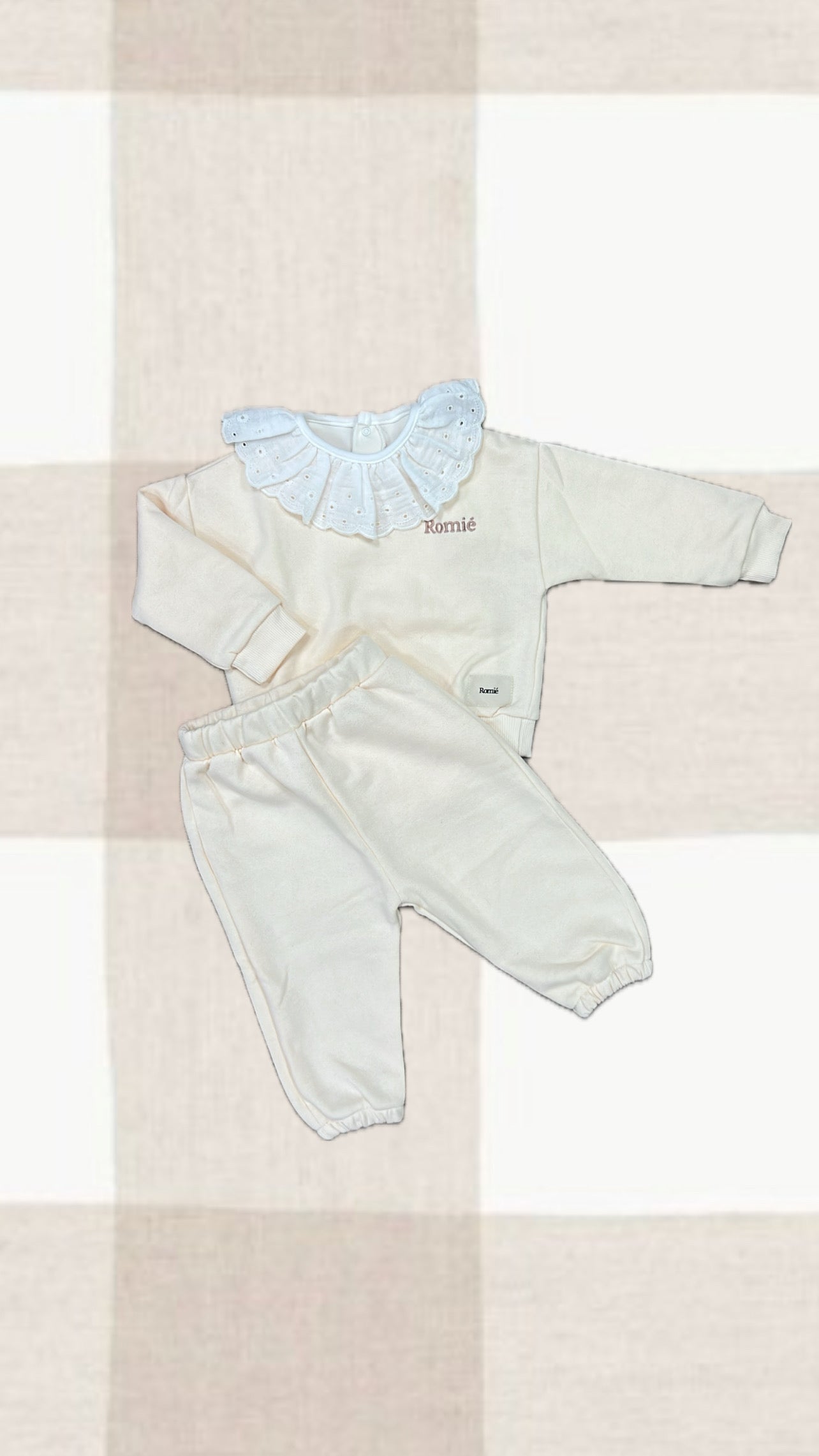 Chándal Romié crema